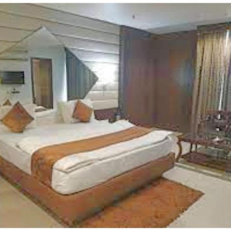 Hotel D Grand, Bareilly Bareli Exterior foto