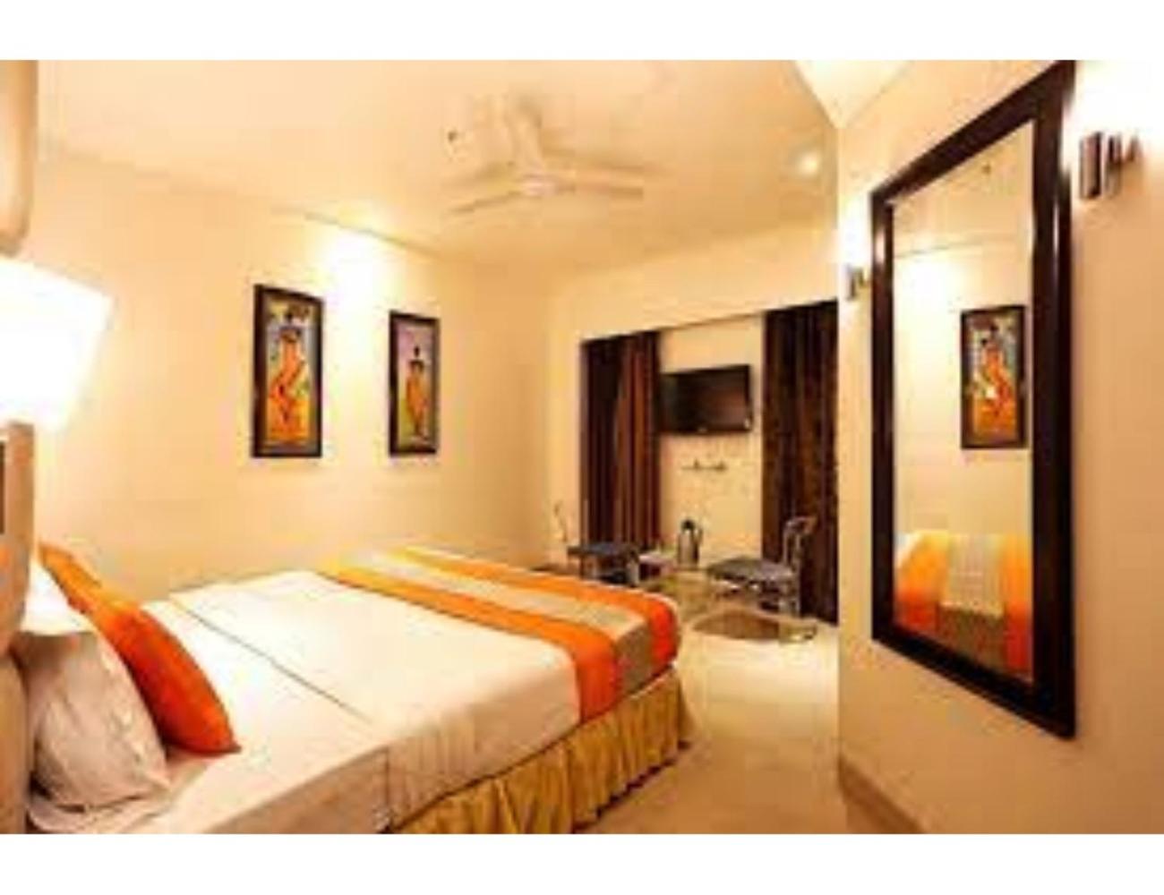 Hotel D Grand, Bareilly Bareli Exterior foto